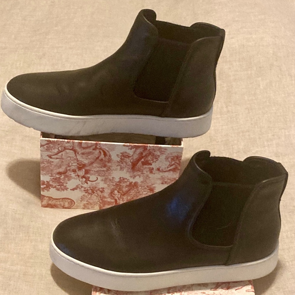 Vince black leather platform boots